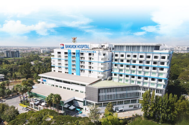 อาคารโรงพยาบาลกรุงเทพราชสีมาสำหรับการเปลี่ยนสถานพยาบาลประกันสังคม